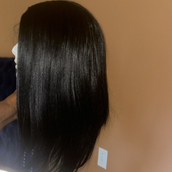 Outre Selena  Natural look HD Lace straight hair wig 150% density - Picture 8 of 16